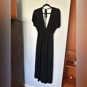 NWOT Lulu’s Black Maxi Dress